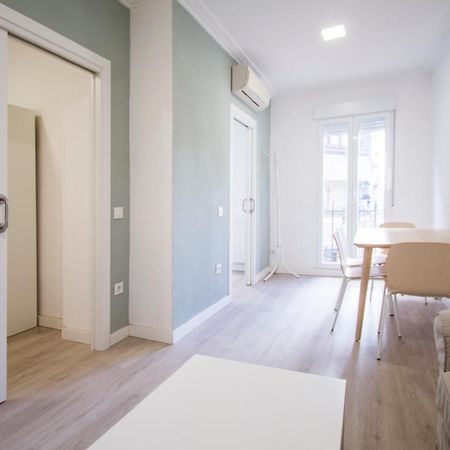 Apartamentos Tetuan Sandino マドリード エクステリア 写真