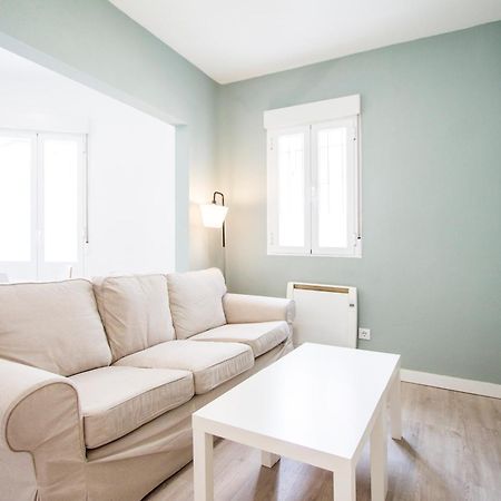 Apartamentos Tetuan Sandino マドリード エクステリア 写真
