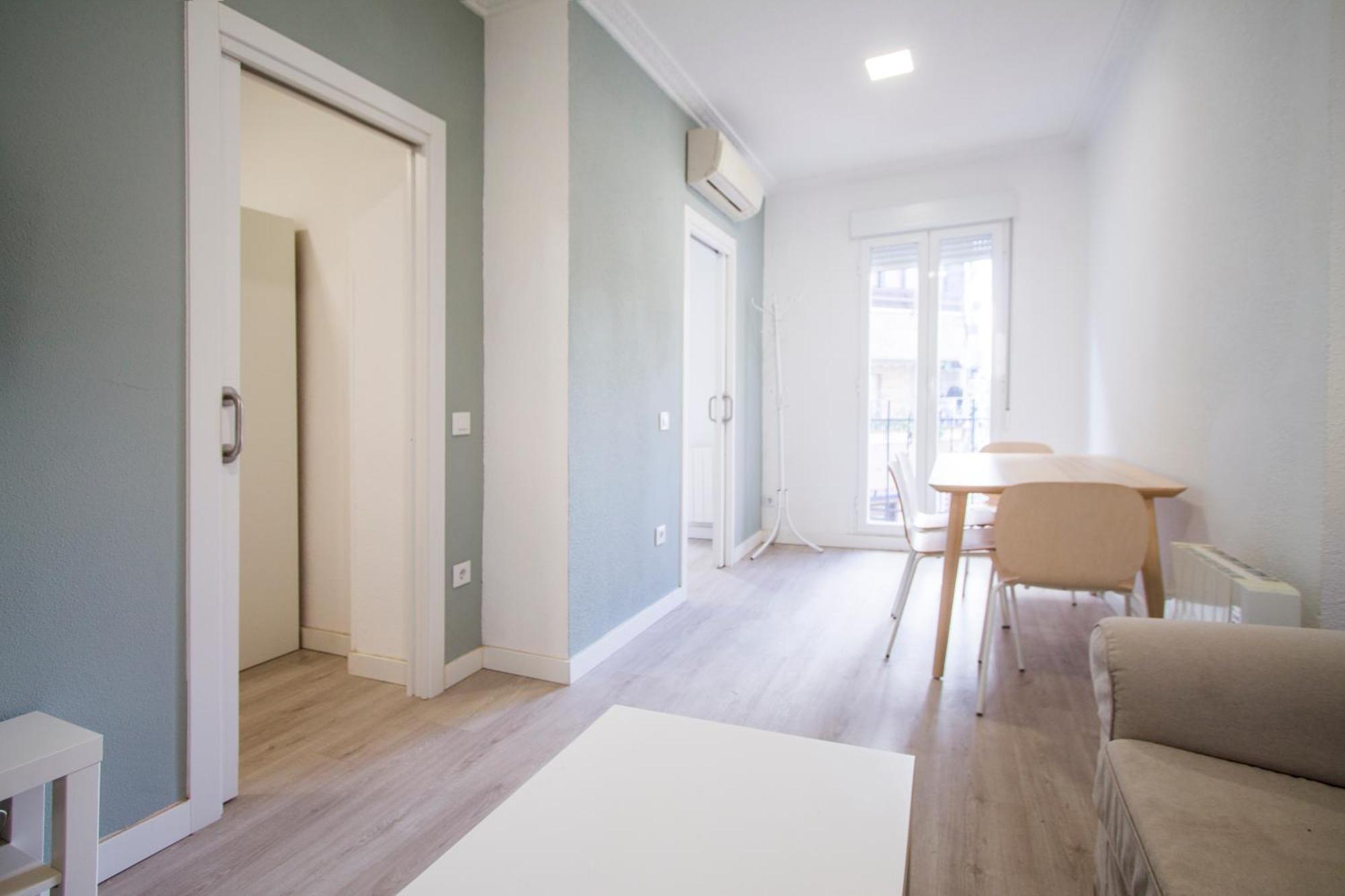 Apartamentos Tetuan Sandino マドリード エクステリア 写真