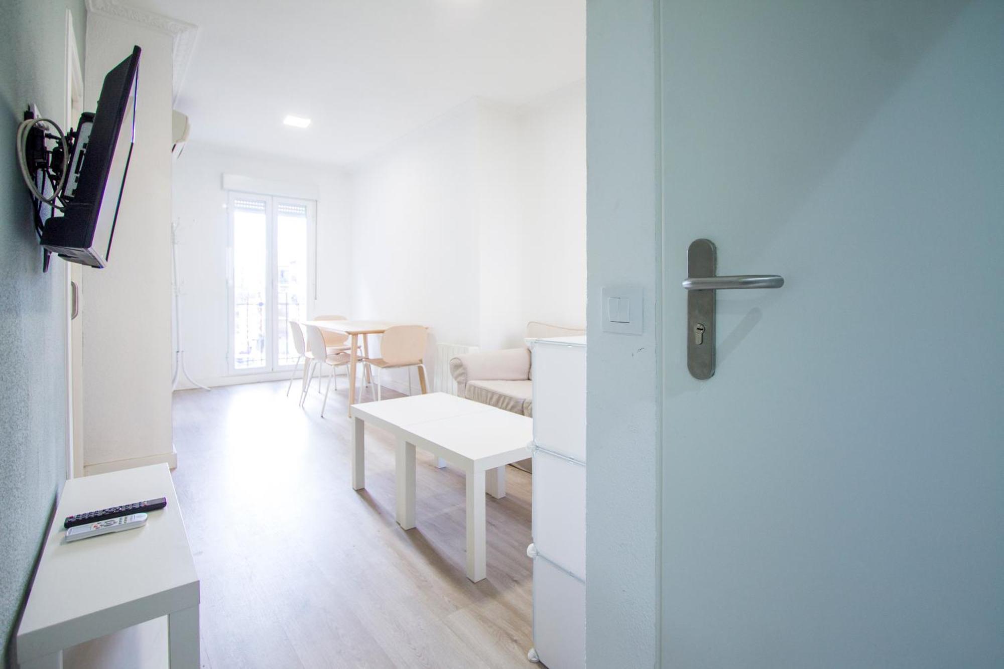 Apartamentos Tetuan Sandino マドリード エクステリア 写真