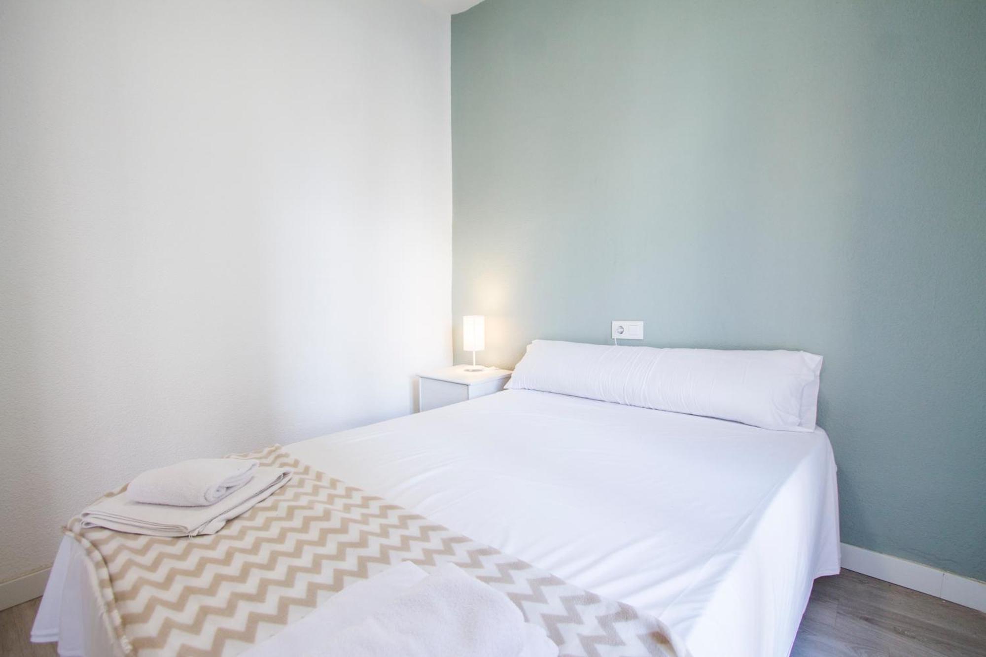 Apartamentos Tetuan Sandino マドリード エクステリア 写真