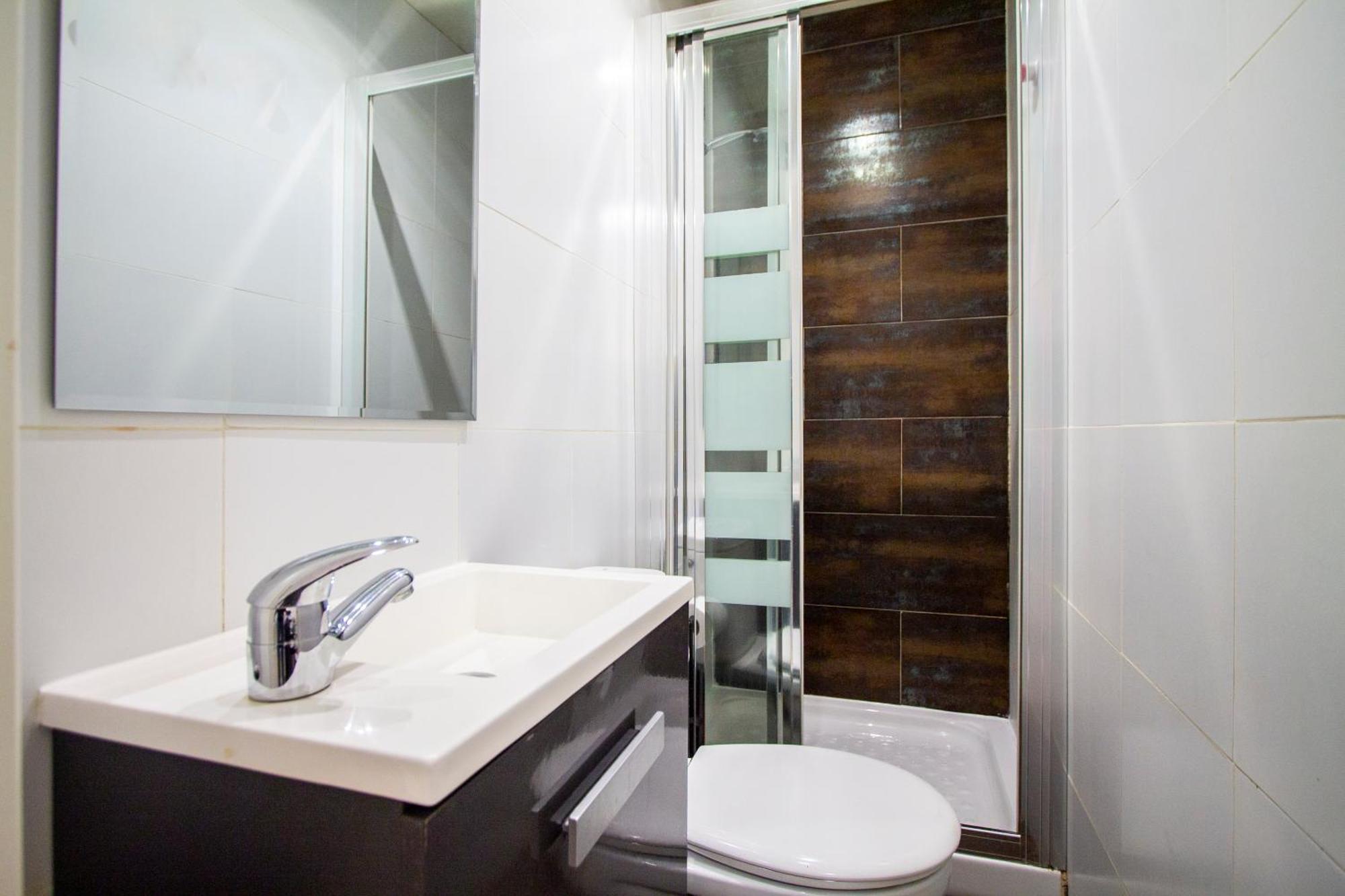 Apartamentos Tetuan Sandino マドリード エクステリア 写真