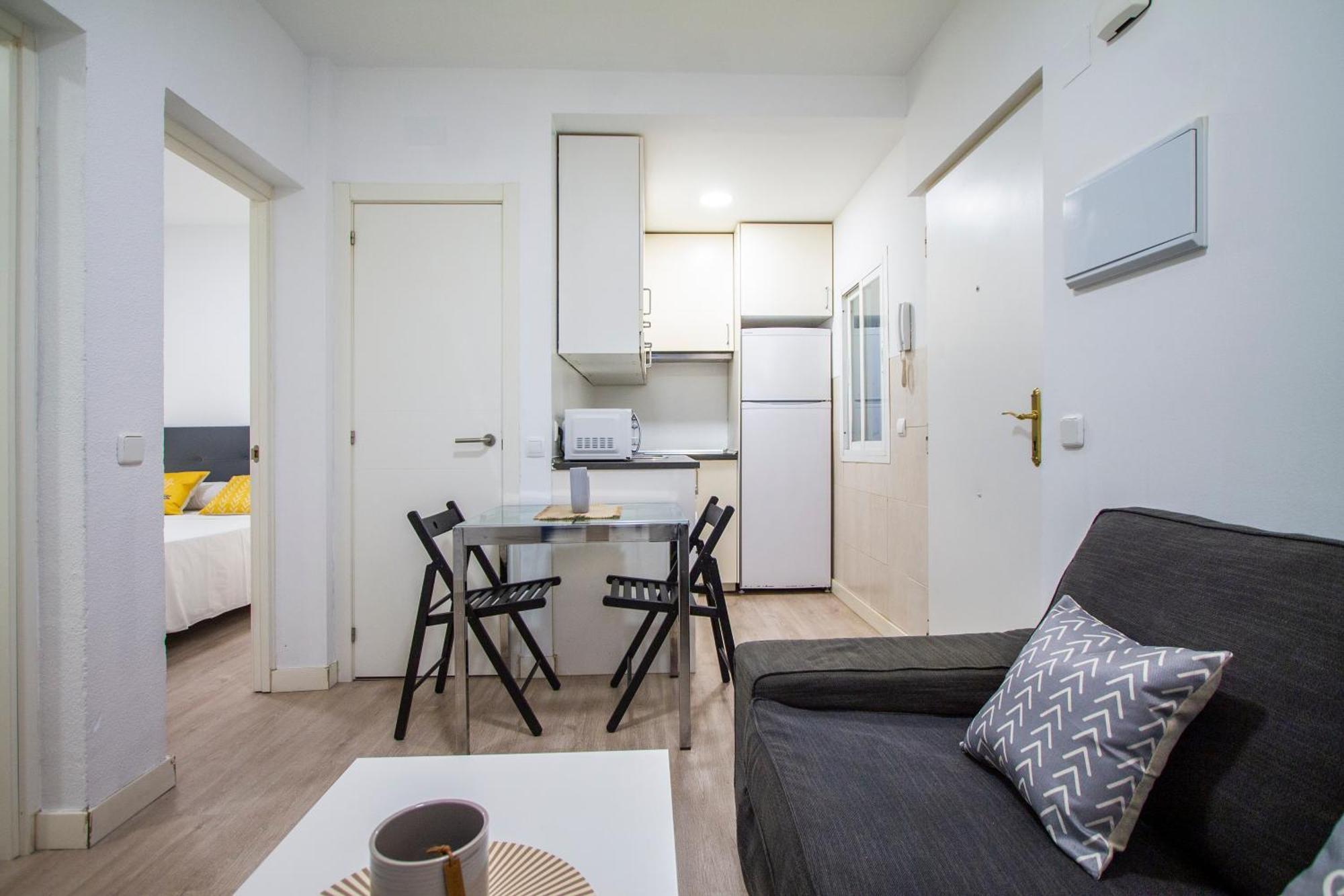 Apartamentos Tetuan Sandino マドリード エクステリア 写真