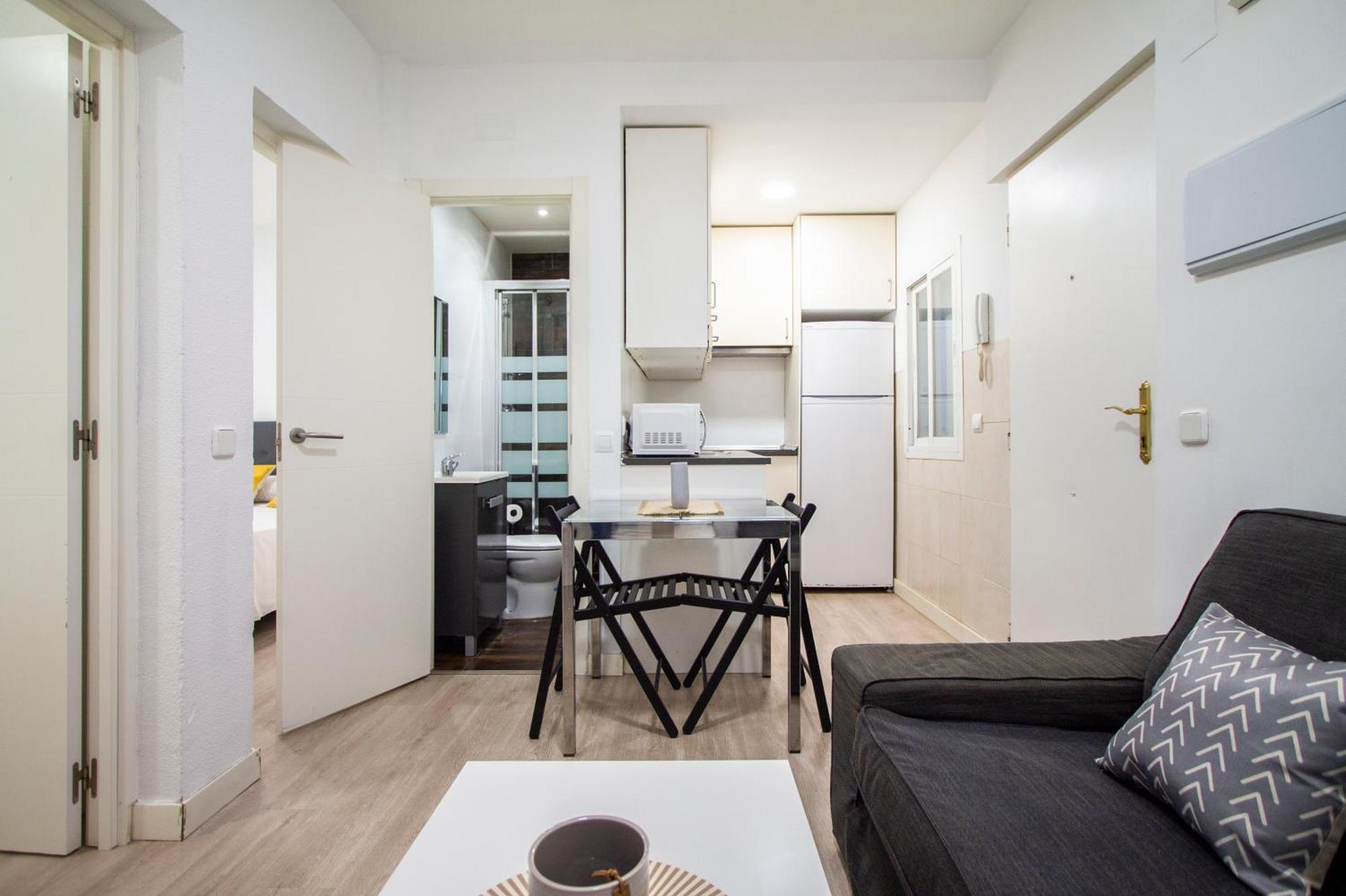 Apartamentos Tetuan Sandino マドリード エクステリア 写真