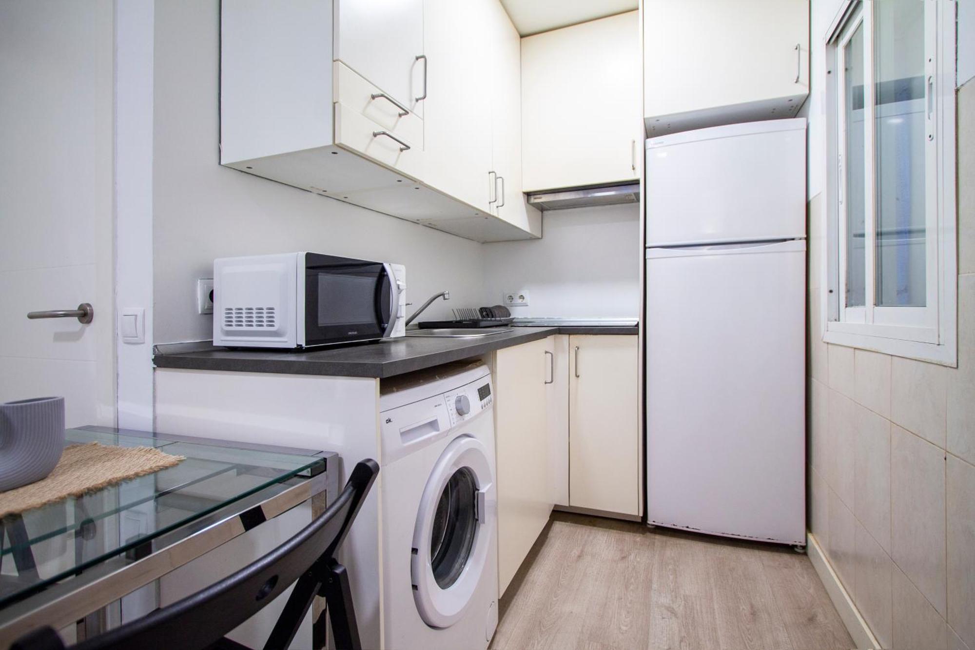 Apartamentos Tetuan Sandino マドリード エクステリア 写真