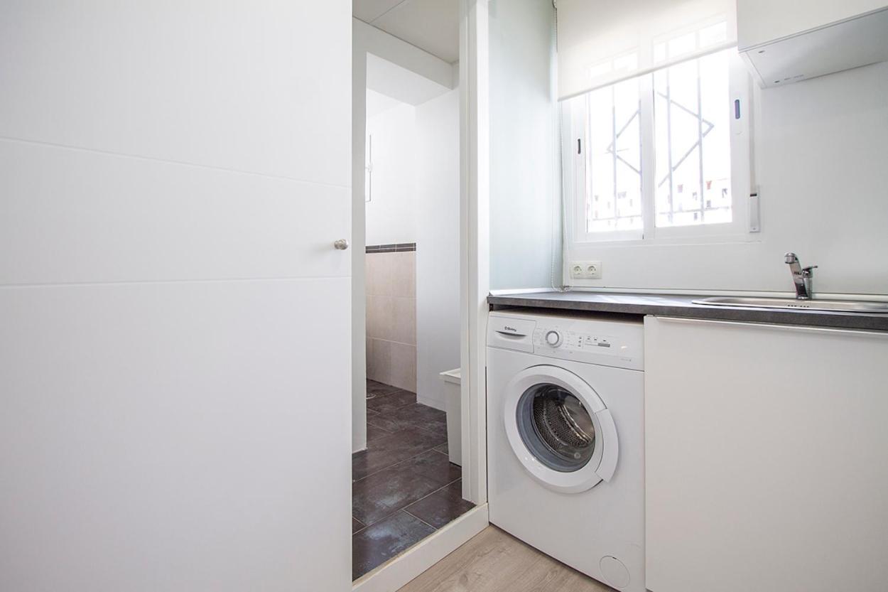 Apartamentos Tetuan Sandino マドリード エクステリア 写真