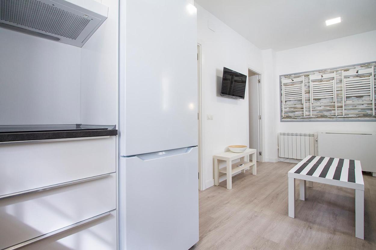 Apartamentos Tetuan Sandino マドリード エクステリア 写真