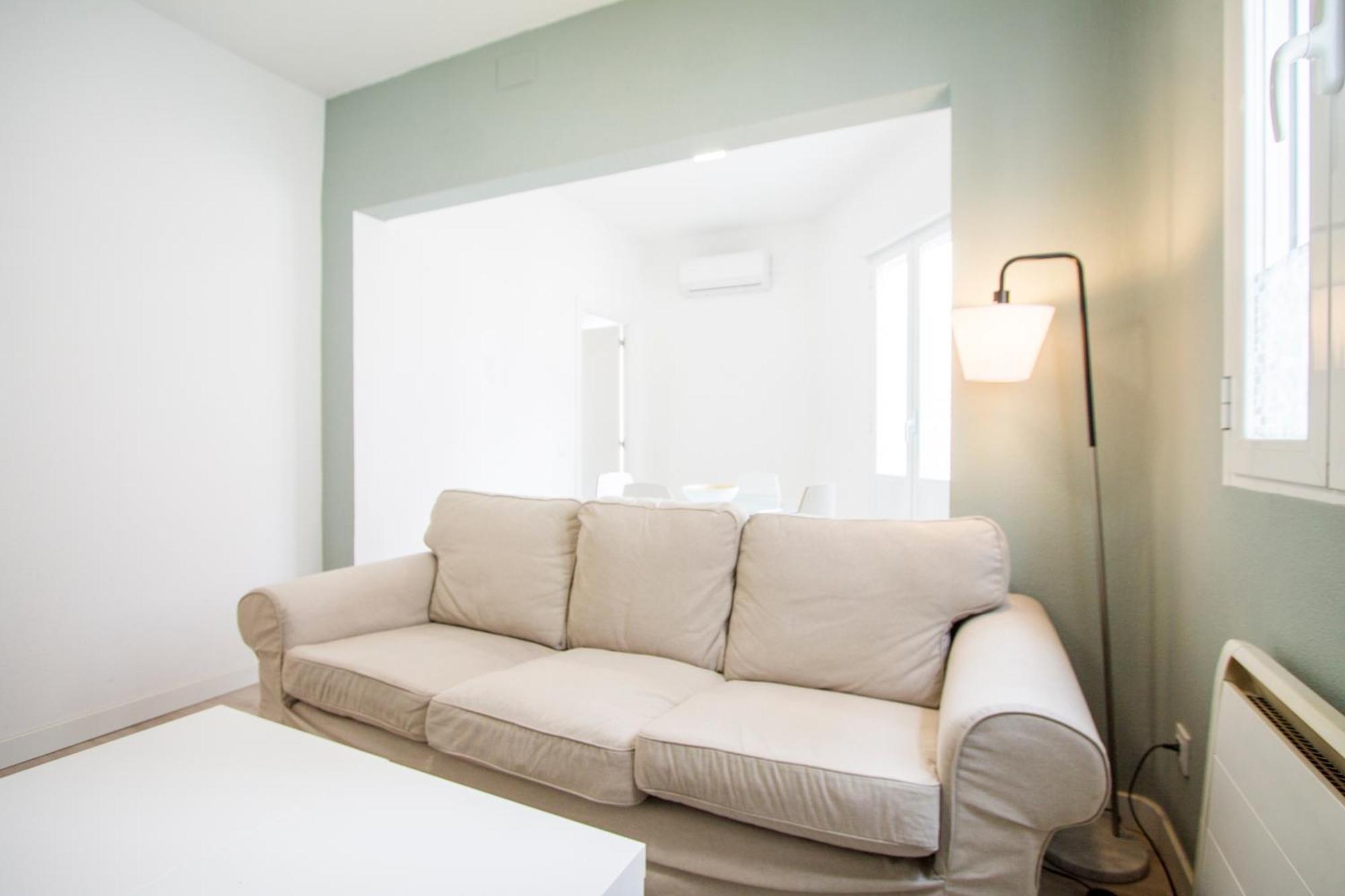 Apartamentos Tetuan Sandino マドリード エクステリア 写真