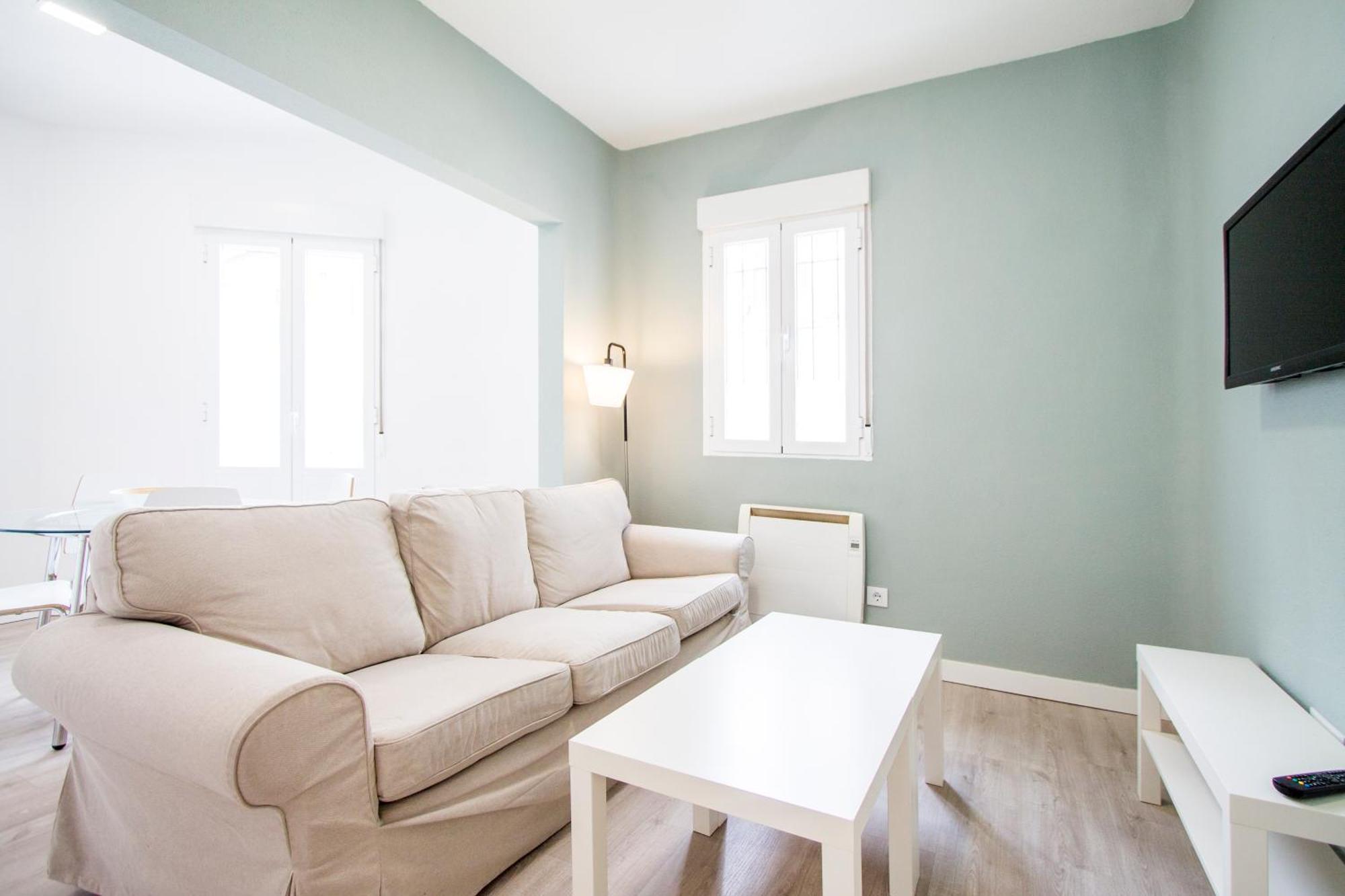 Apartamentos Tetuan Sandino マドリード エクステリア 写真